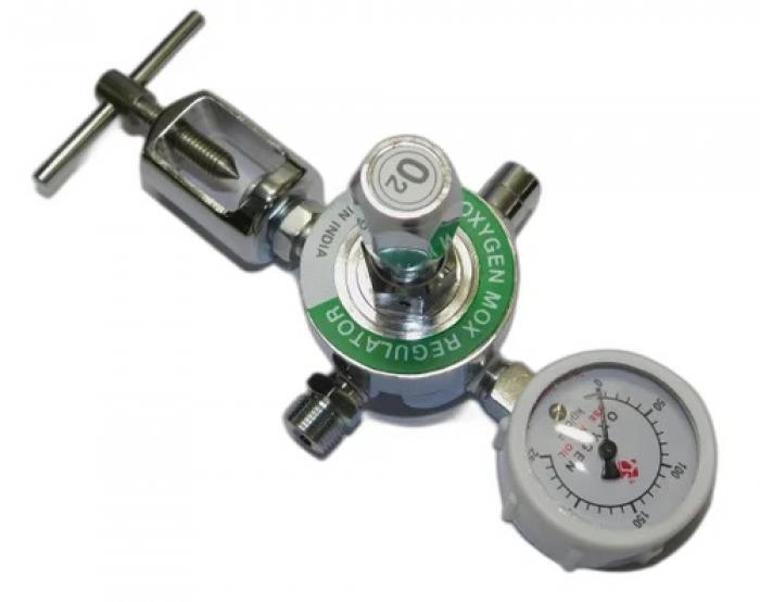 Single stage MOX regulator with yoke